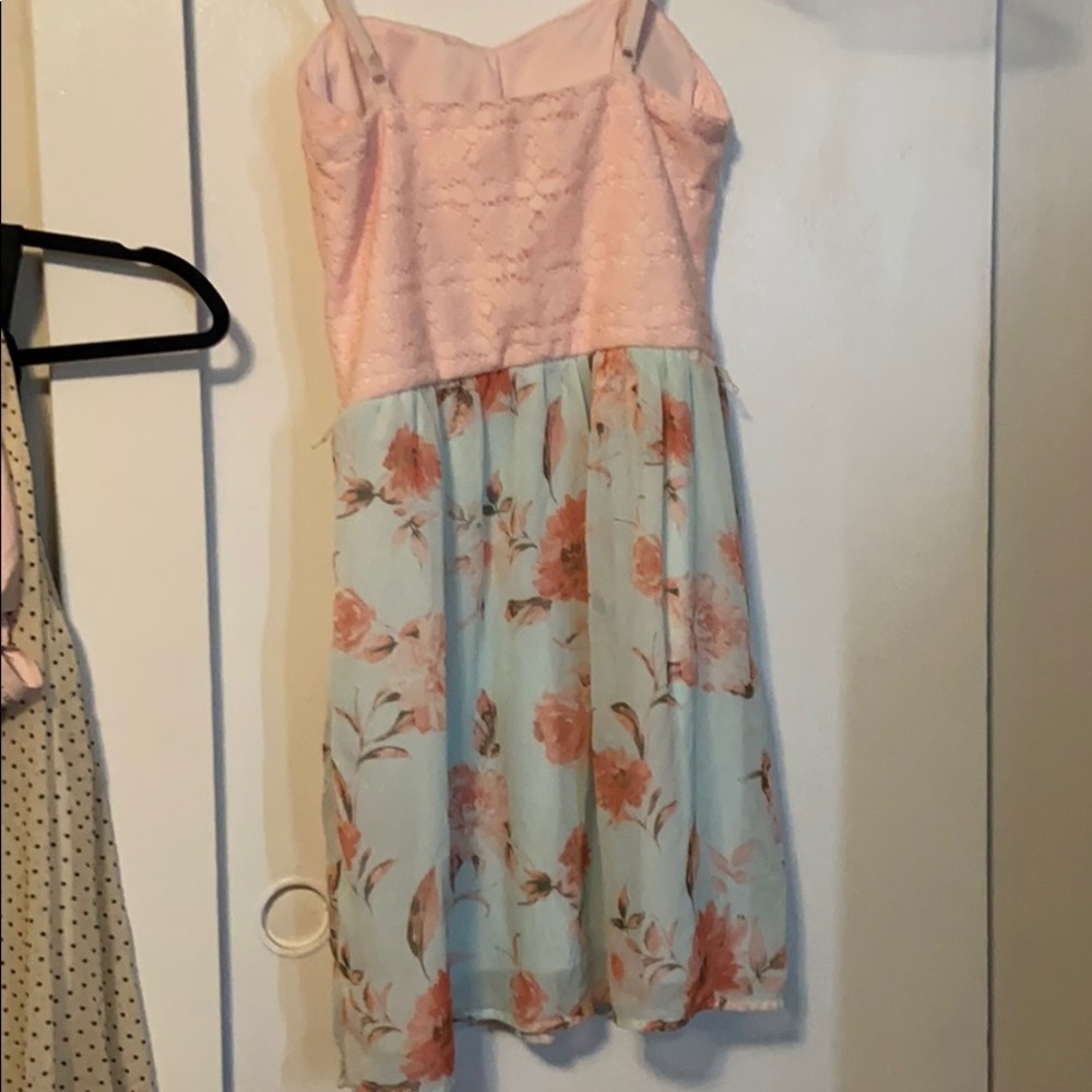 Dress - Picture 3 of 4